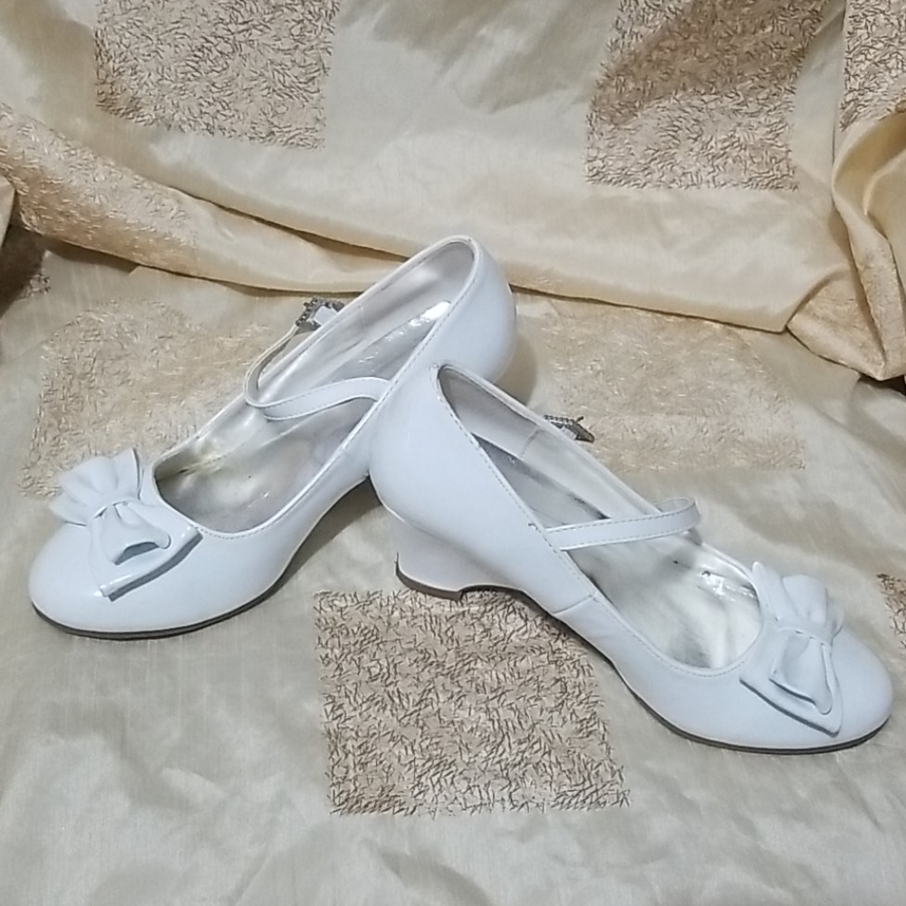 white high heeled shoes for kids